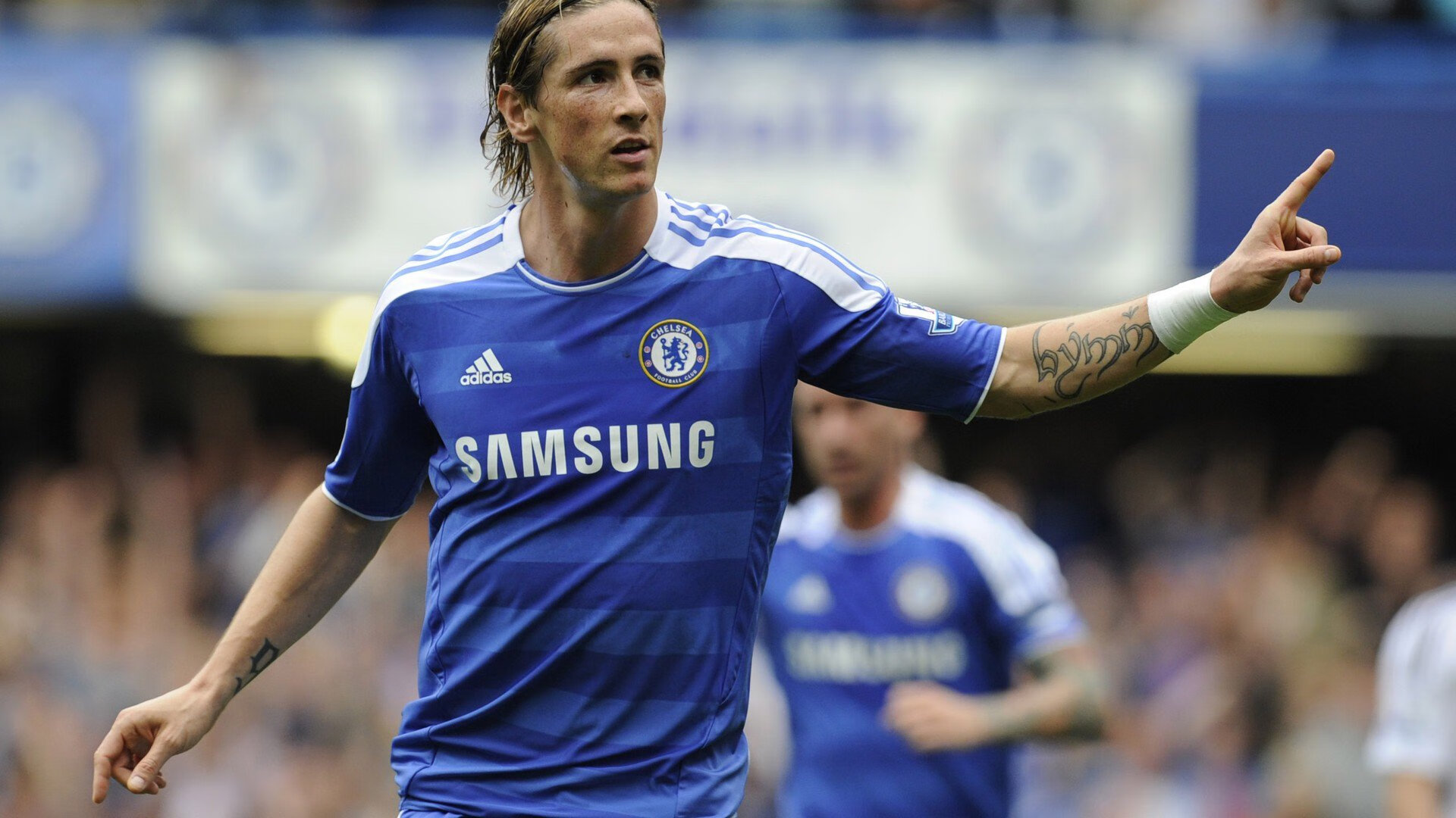 足球最新战报！巴西队迎战意大利队，超级对决，球迷热情点燃赛场